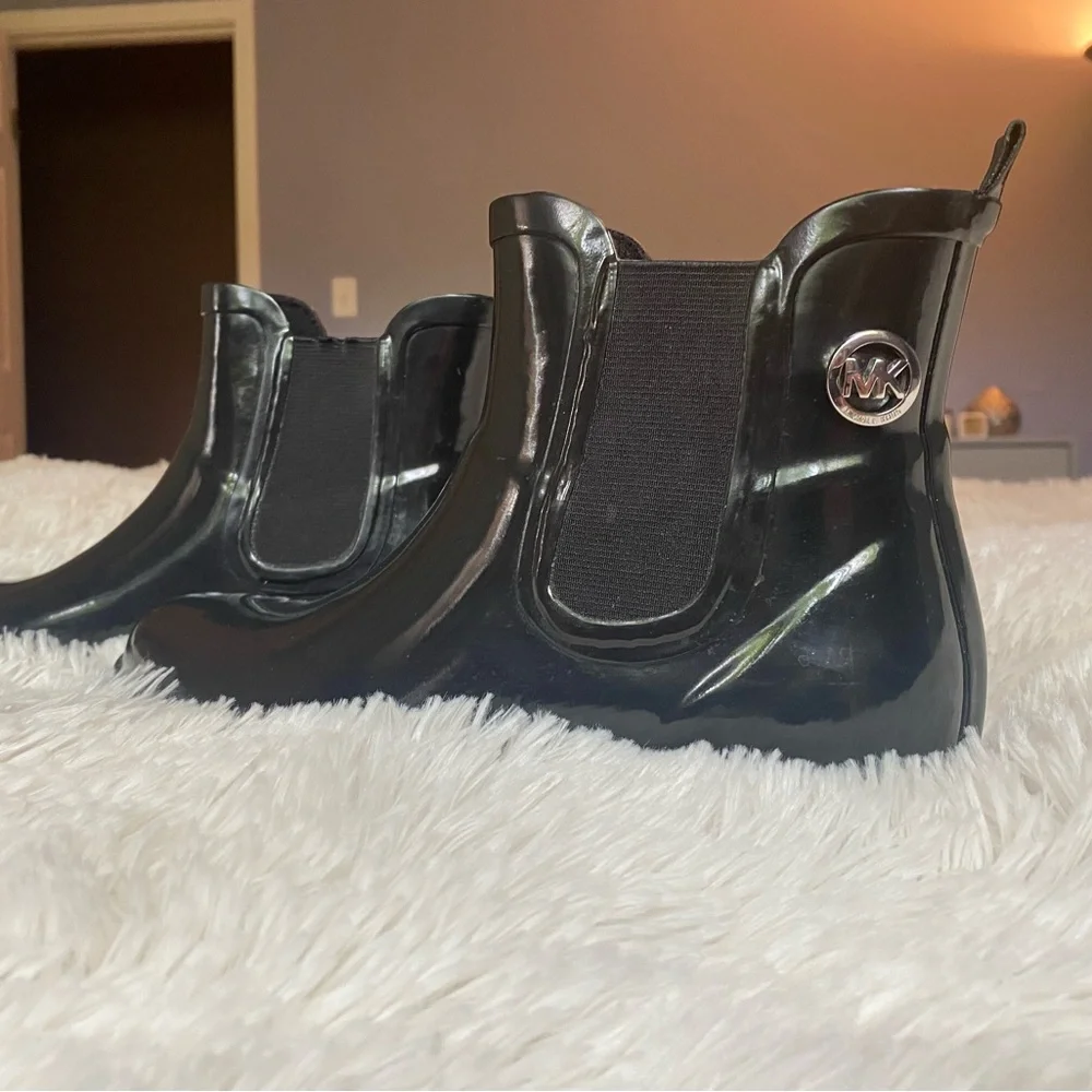 Michael Kors Black Ankle Rain Boot Size 7 - Picture 8 of 9